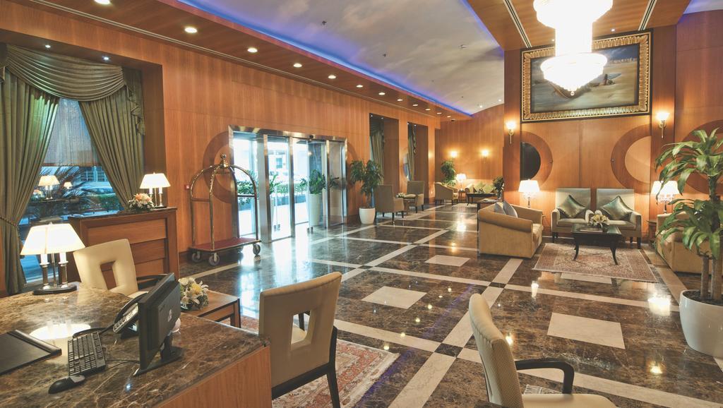 Wiseman Grand Hotel Doha Eksteriør billede Lobby